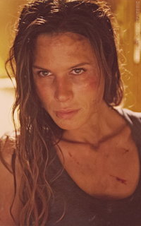 Rhona Mitra MKbtvlzP_o