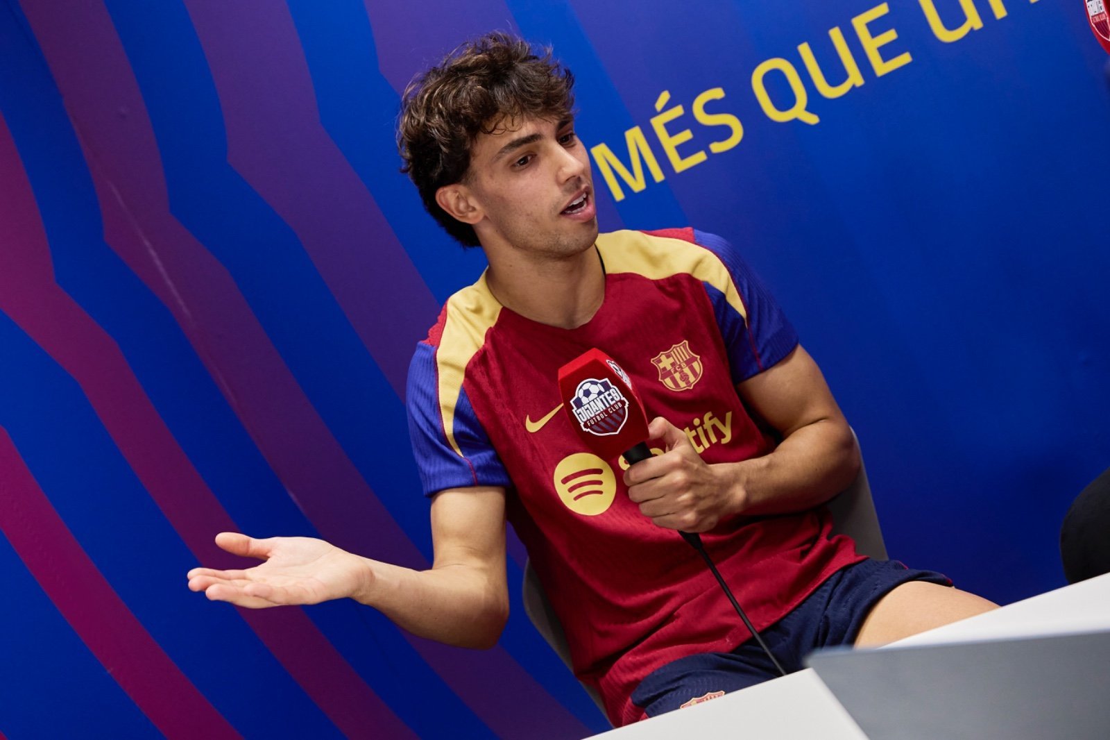 جواو فيليكس: أريد الاستمرار مع برشلونة.. وأتمنى انضمام لاعب مانشستر سيتي 7Mksu6sj_o