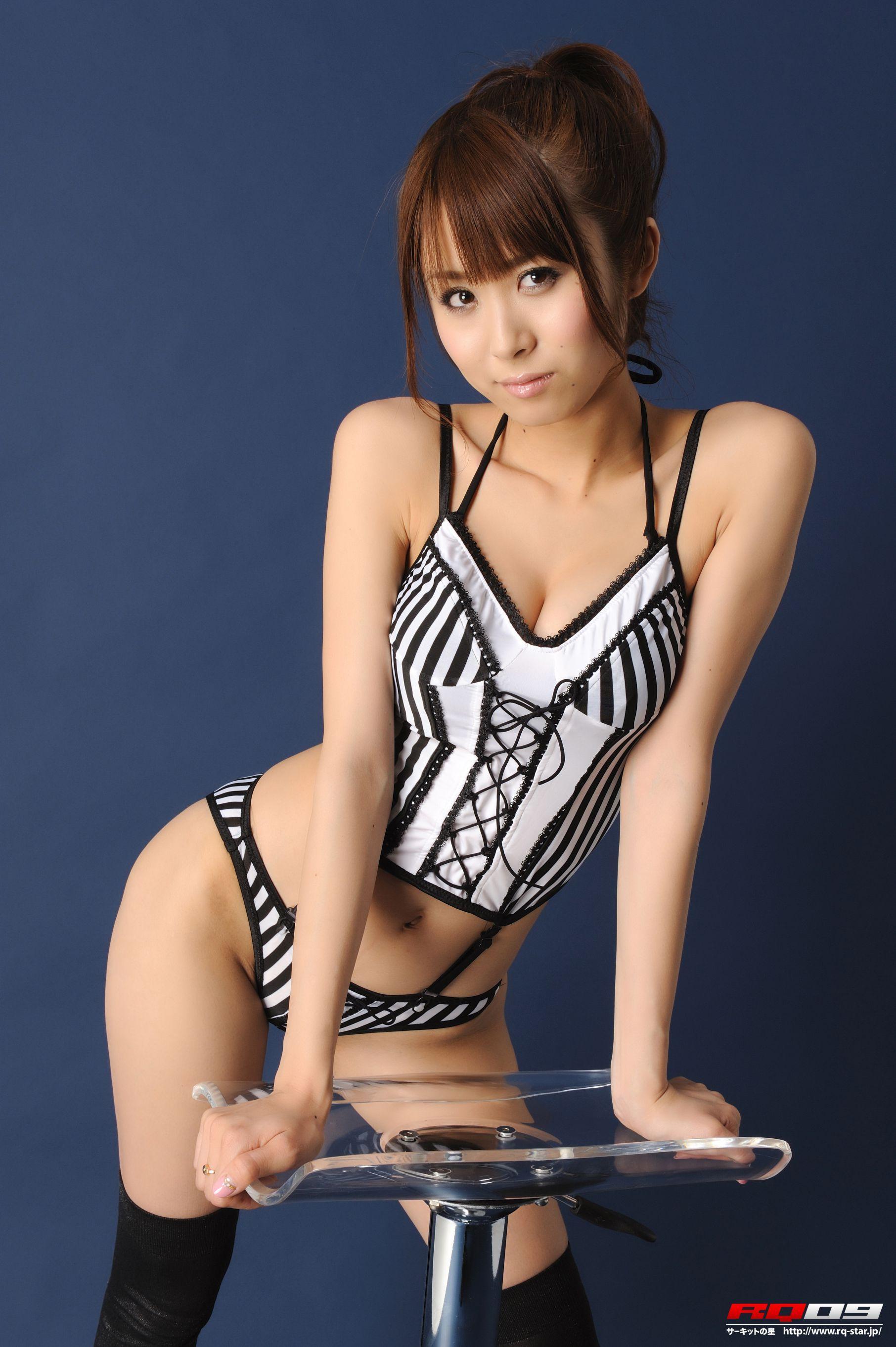 [RQ-STAR] NO.00134 我妻早央 Swim Suits – Black x White 写真集(99)