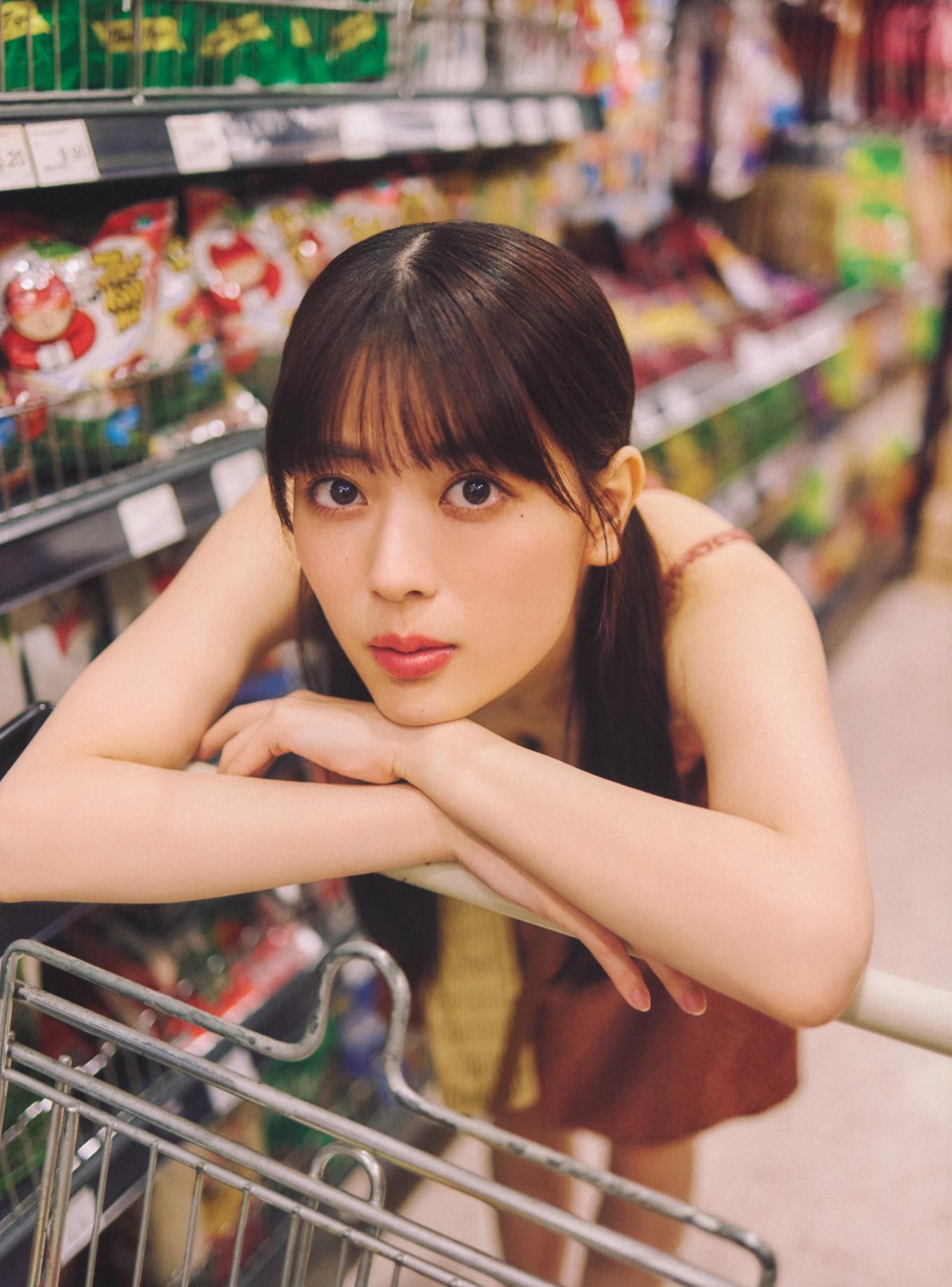 Renka Iwamoto 岩本蓮加, 1st写真集 「いたずらな風」 Set.04(22)