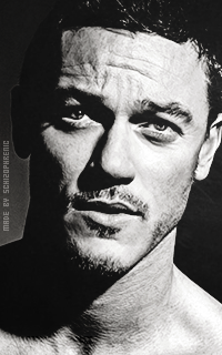 Luke Evans IpHARGhj_o