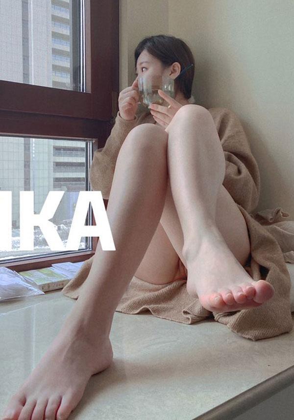 美臀妹子PIKA蜜桃臀门户大开私拍福利视图5(11)