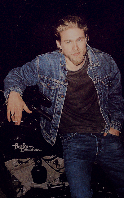 Charlie Hunnam YAqtyIVl_o