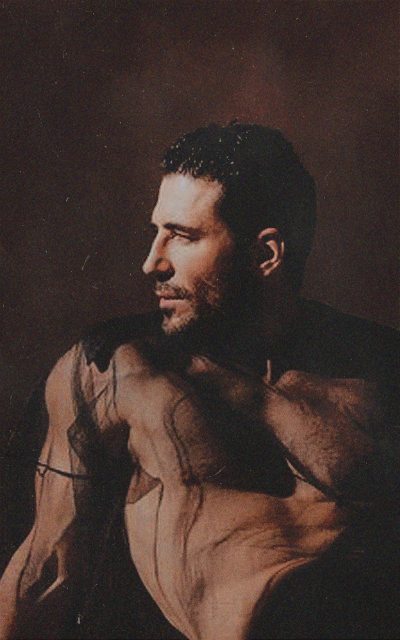 miguel ángel silvestre HG4M6VUC_o