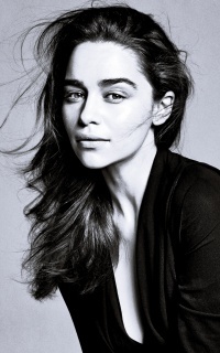 brunetka - Emilia Clarke 7unaRpJS_o