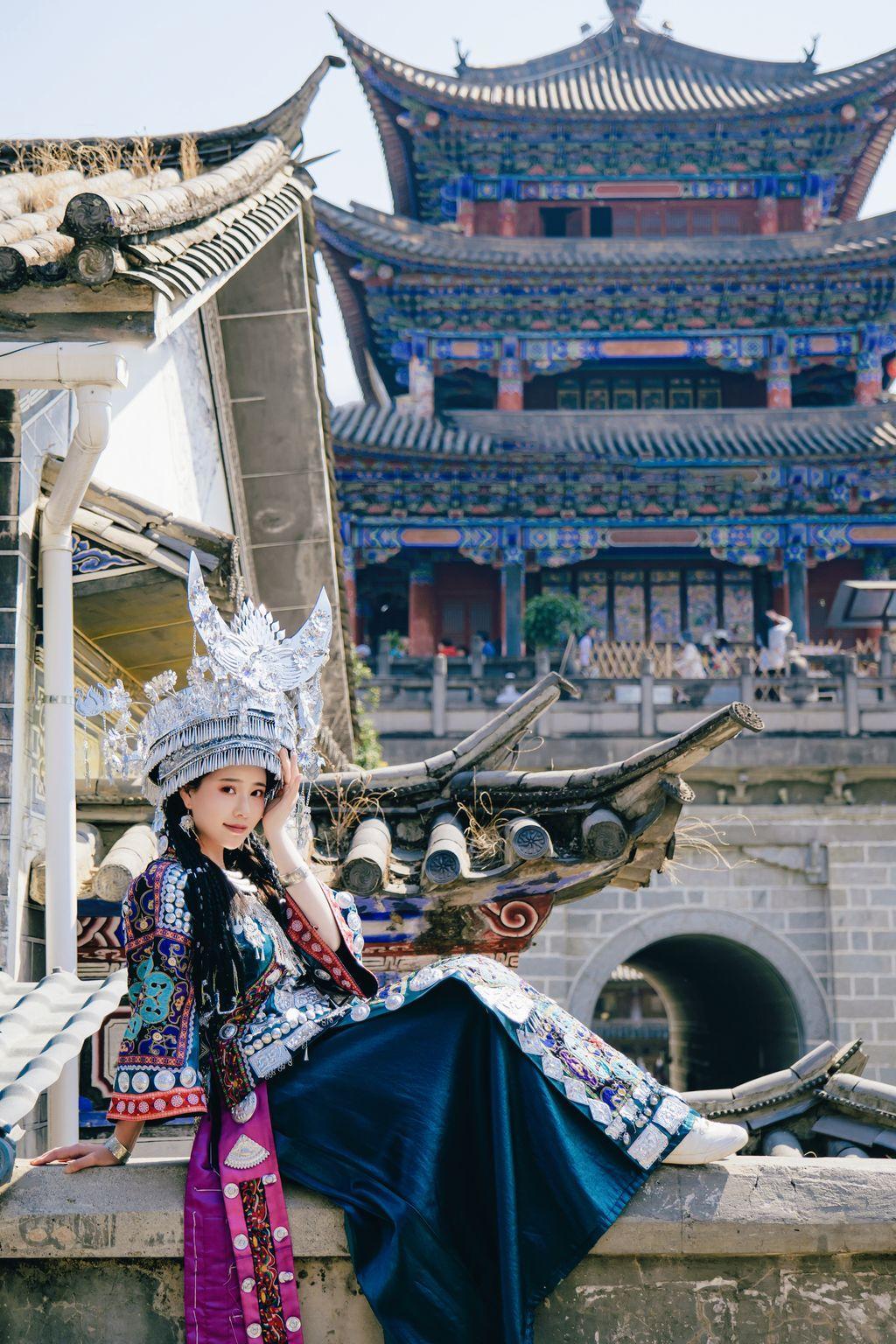 Coser@年年Nnian: 苗疆女孩 (50 photos)(9)