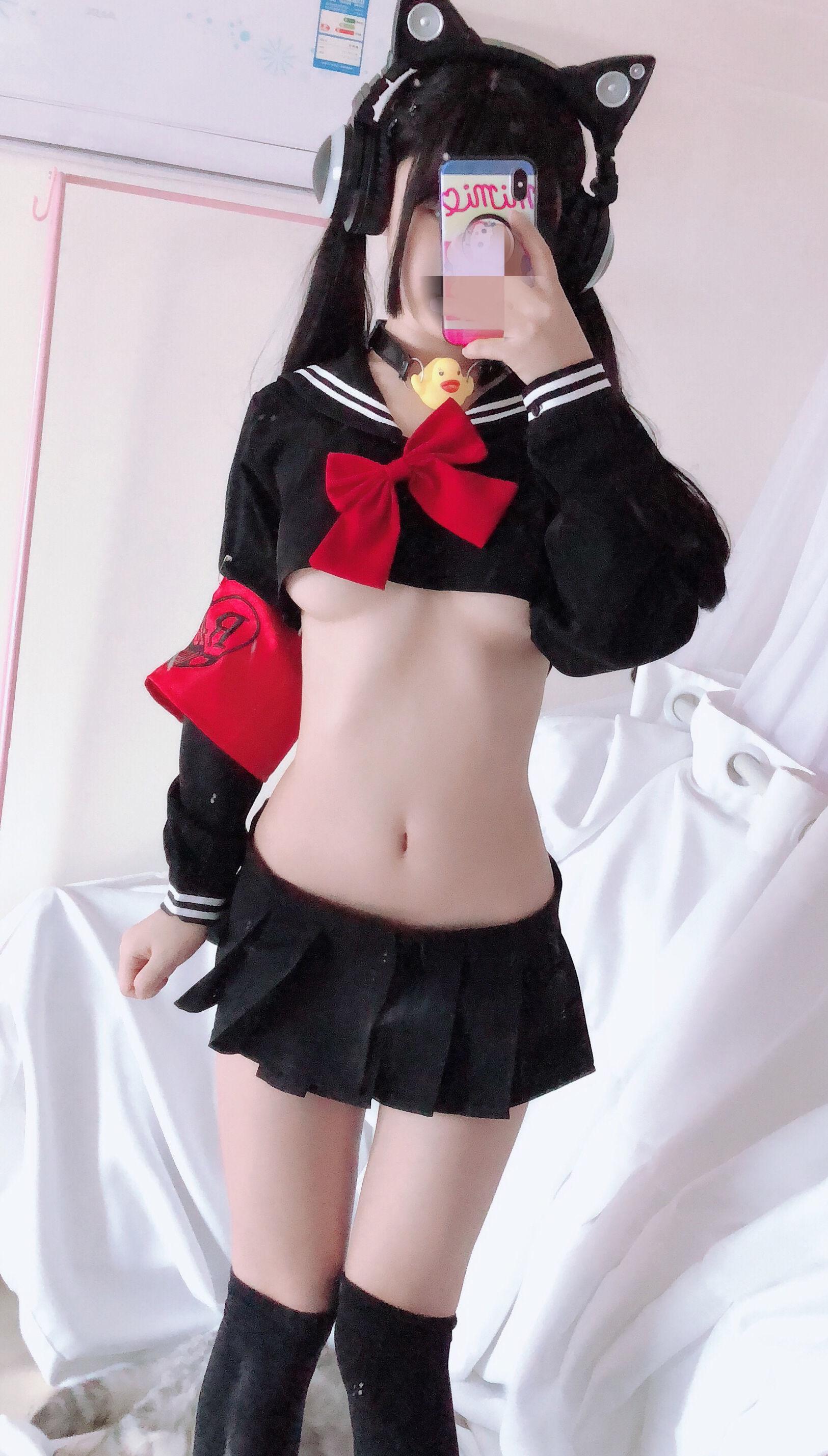 [网红COSER] 桜井宁宁 – 半乳制服 写真集(31)