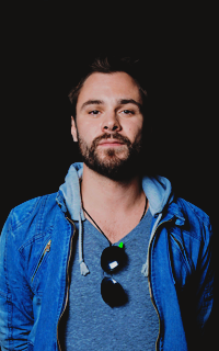 Patrick Flueger FxvjctD5_o