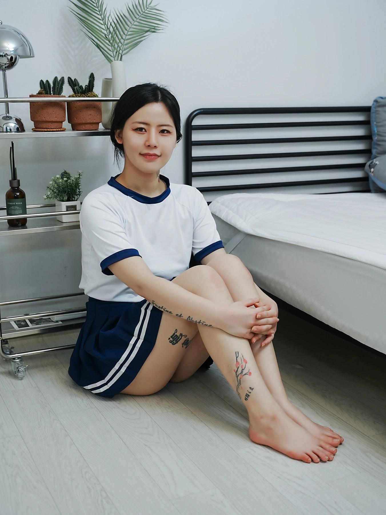 Choi Ri 최리, Photobook Vol.01 「Bloomers」 Set.01(36)