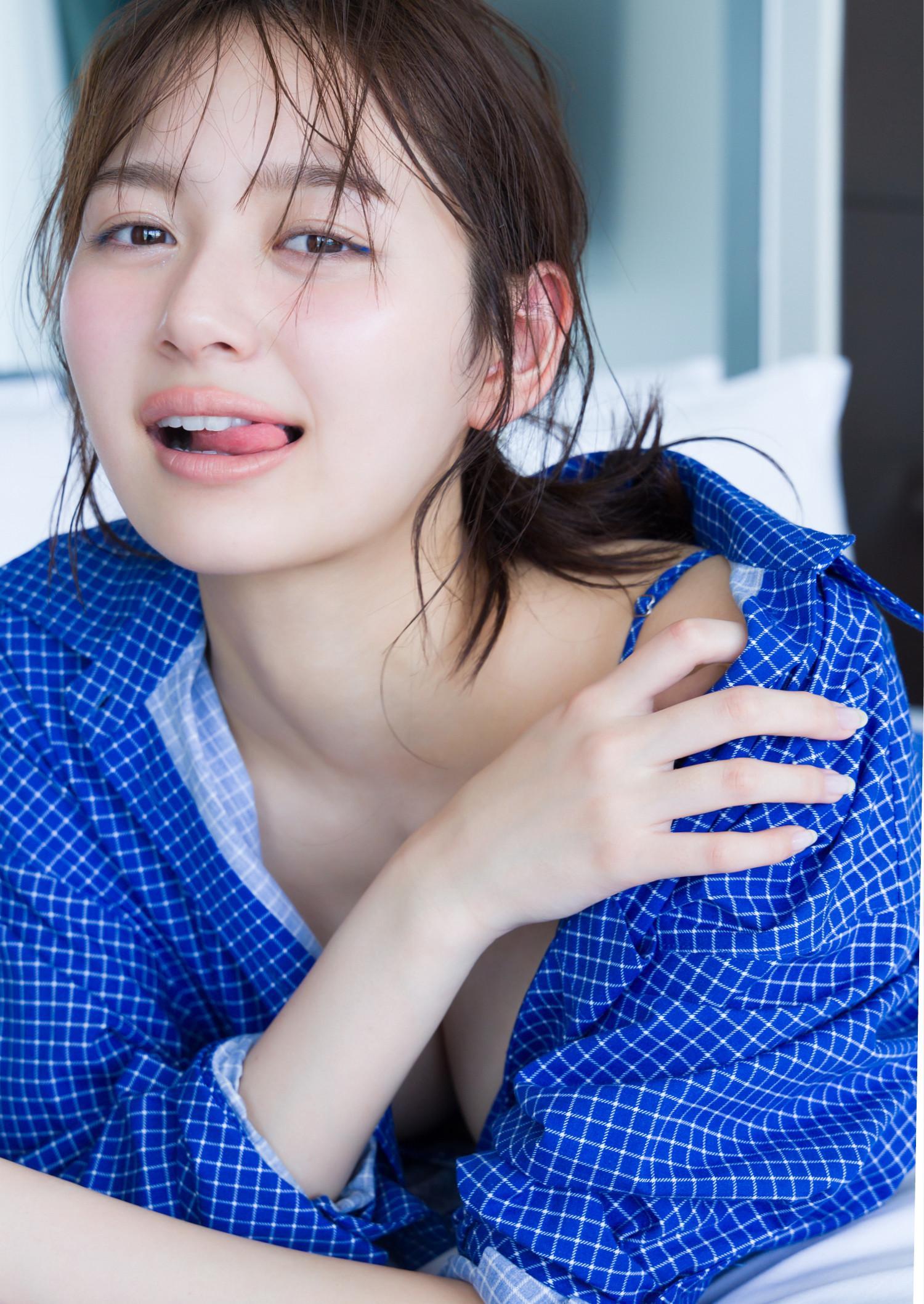 Shiori Kato 加藤栞, Young Jump 2025 No.25 (ヤングジャンプ 2025年25号)(22)