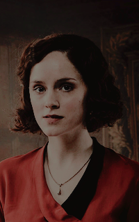 Sophie Rundle GlCPLqZL_o