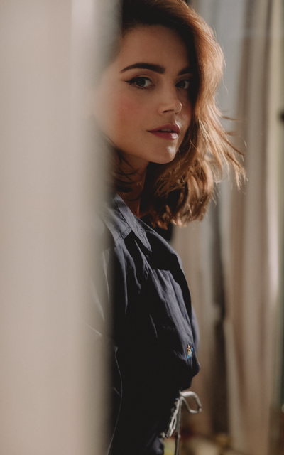 Jenna Coleman - Page 3 I9kB25SH_o