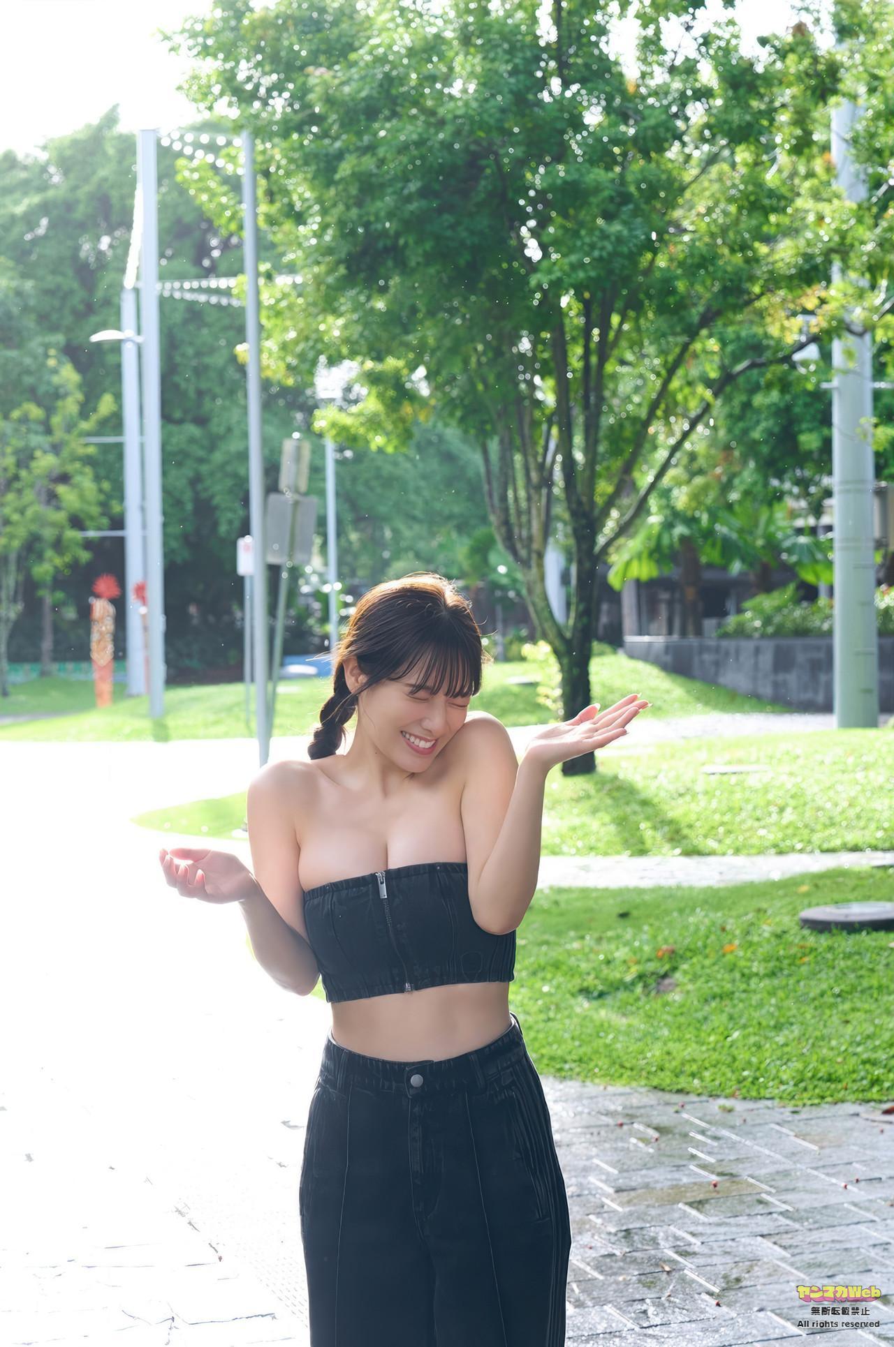 Kurea Hazuki 葉月くれあ, Young Magazine 2025 No.32 (ヤングマガジン 2025年32号)(9)