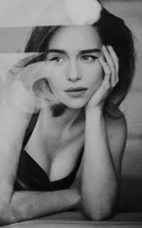 Emilia Clarke 6Ad1dXcj_o