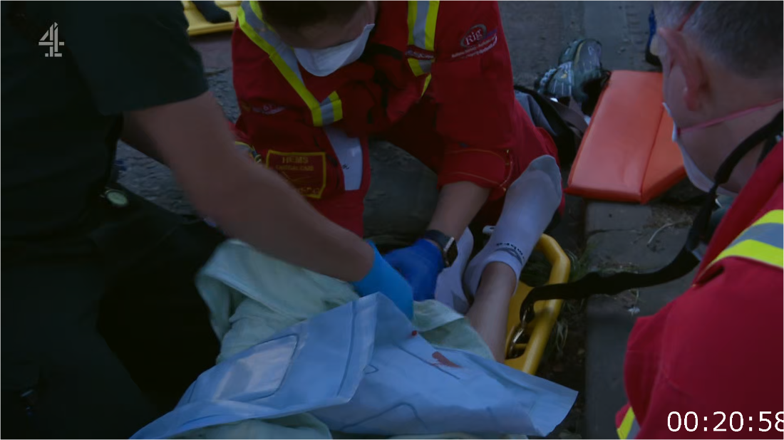 Emergency Helicopter Medics S05E03 [1080p] (x265) C5CJHYwf_o