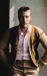 Jake McDorman - Page 2 LX7GR8Ny_o