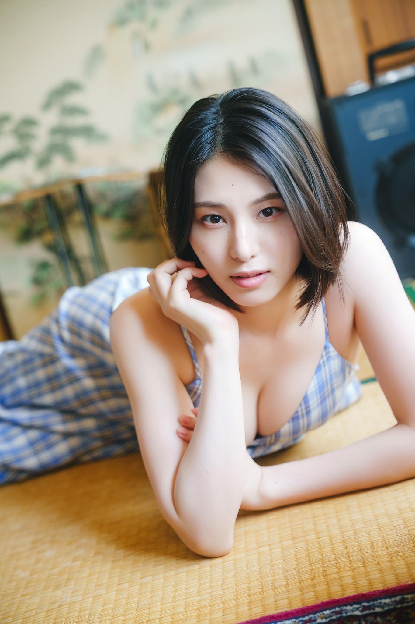 Iori Sagara 相楽伊織, ヤングチャンピオンデジグラ 「夏の部屋で、伊織と。」 Set.02(8)