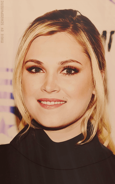 Eliza Taylor-Cotter PIYM9EbJ_o