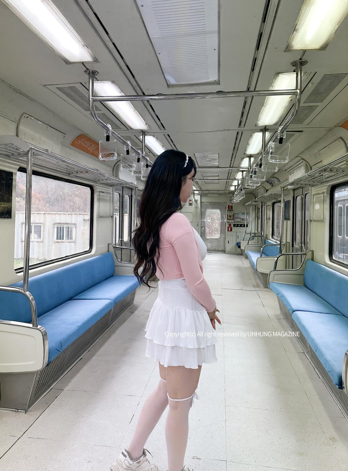 Hani 하니, UHHUNG Magazine “The Girlfriend on The Subway” Set.02(7)