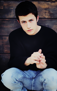 Dylan Minnette 6VzuitTZ_o