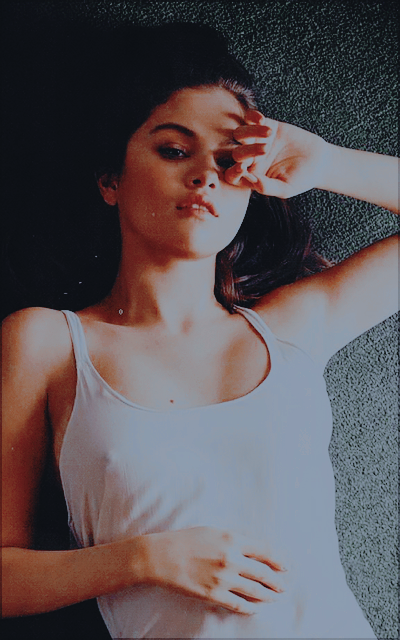 Selena Gomez 7B070ZS6_o