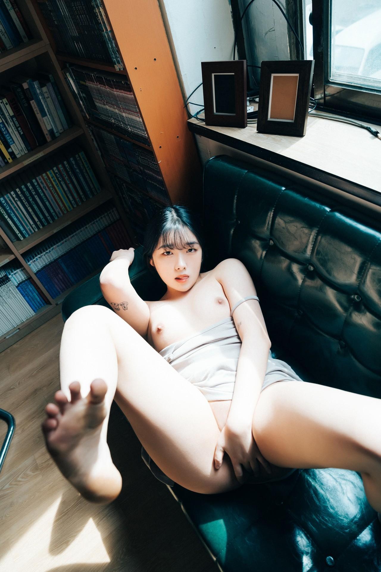 Sonson 손손, [Loozy] Comic Shop Girl (+S.Ver)(30)