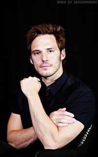 Sam Claflin RJiw7WUj_o