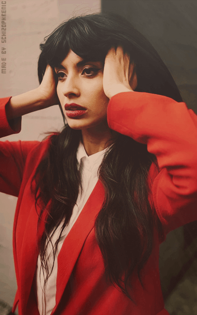 Jameela Jamil BFvUnCnf_o