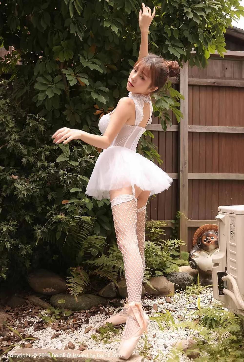 颓废气质的网红美女夏美酱粉色睡衣与白色紧身芭蕾裙让人有种窒息感 (46P)(8)