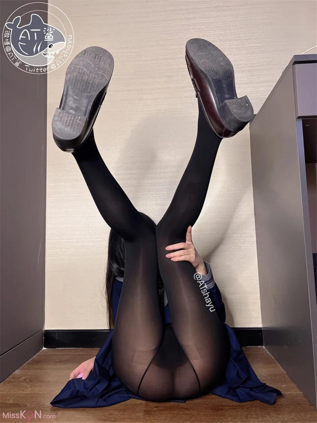 Coser@AT鲨: JK黑丝 (41 photos)(14)