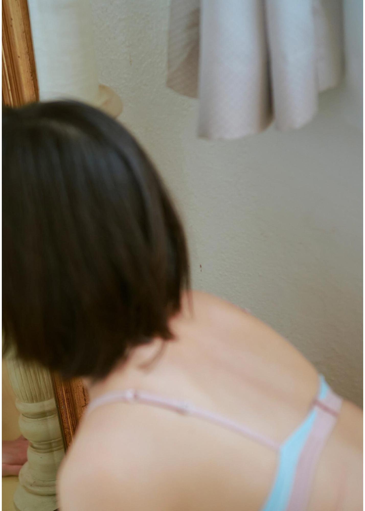 Kanna Seto 瀬戸環奈, 1st写真集 「Emerald」 Set.05(19)