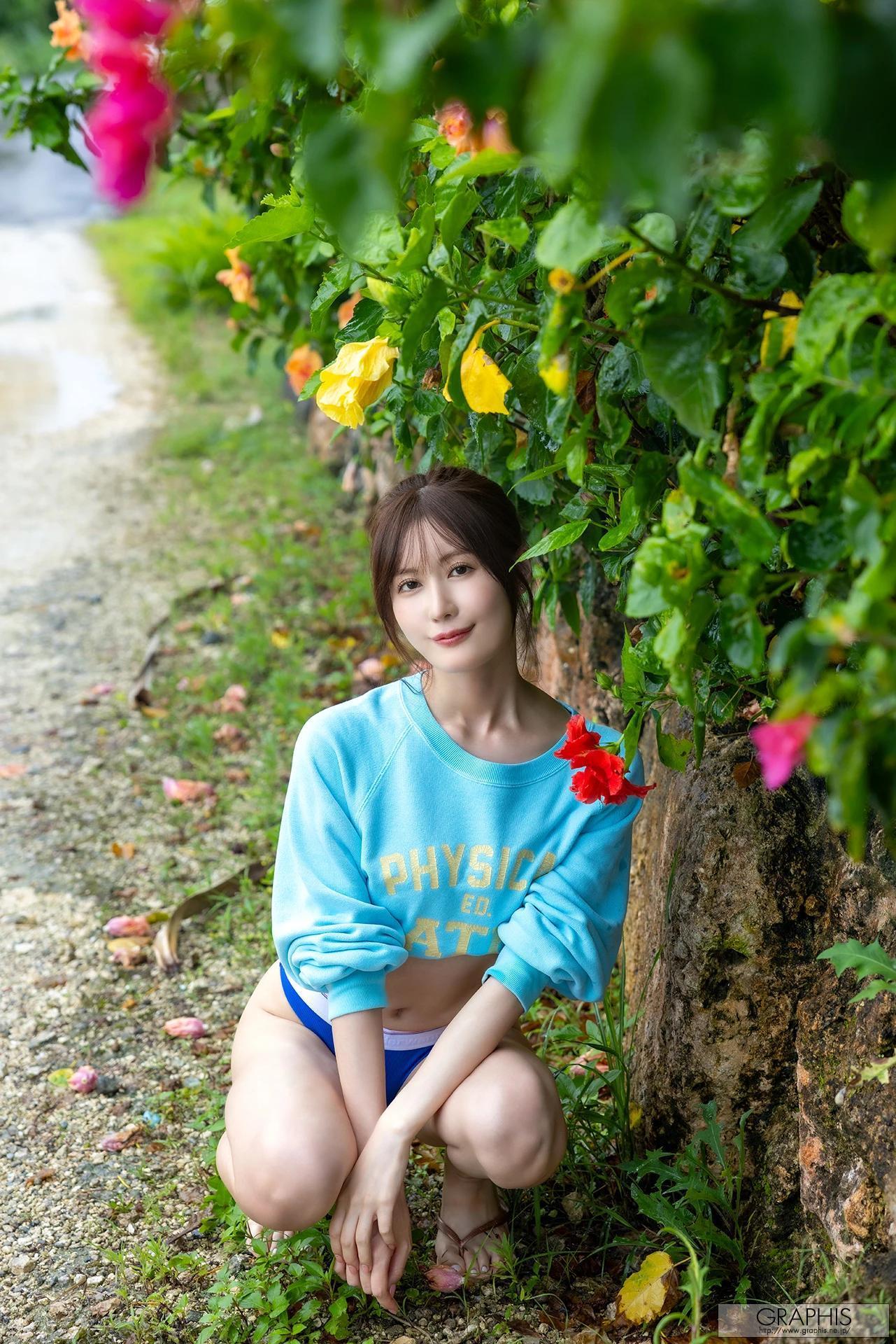 Riho Fujimori 藤森里穂, Graphis Gals 「Looks hot on you!」 Vol.01(6)