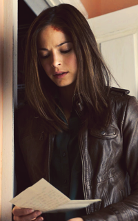 Kristin Kreuk S0FCR5JA_o