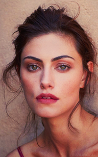 Phoebe Tonkin Sy9aP3GI_o