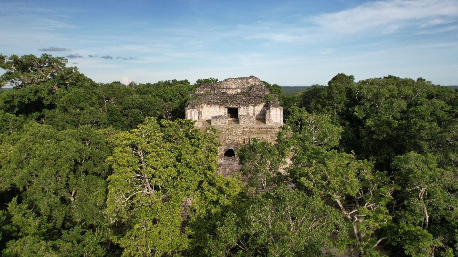   LA ZONA ARQUEOLÓGICA DE DZIBANCHÉ, EN QUINTANA ROO, REA