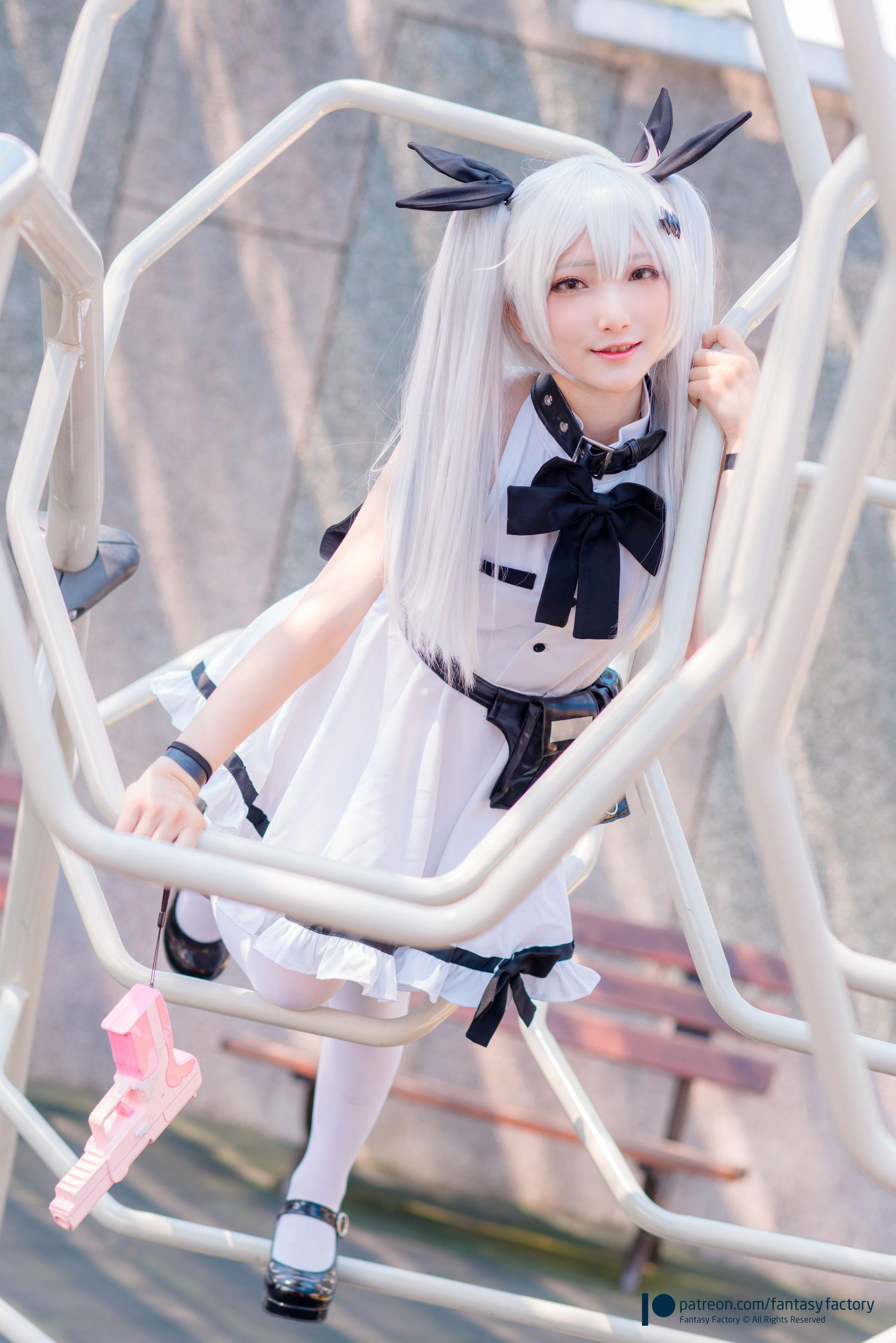 [Cosplay] 小丁 《Fantasy Factory》 黑白 薄纱 网袜 写真集(7)