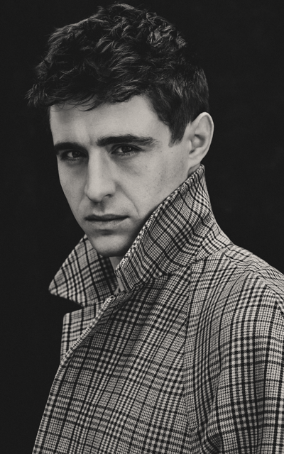 Max Irons Om88QyKw_o