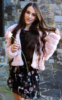 Caitlin Beadles Nr02U0Qe_o