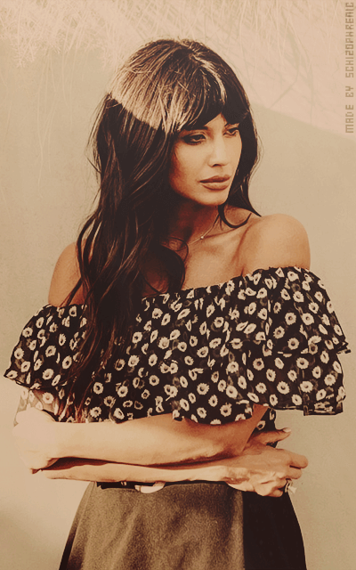 Jameela Jamil NzcIH0bY_o