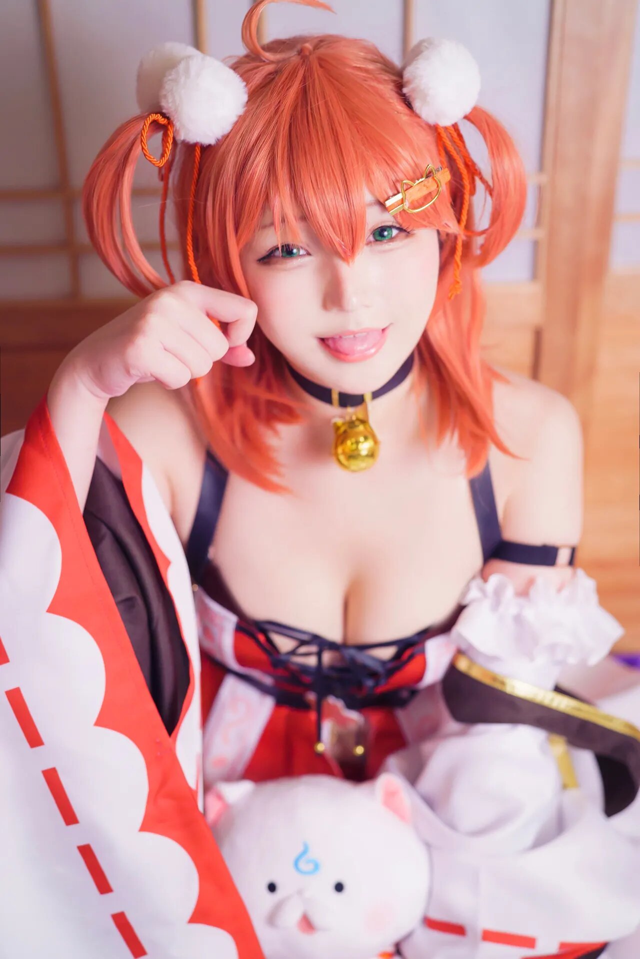 Takanashi Hanari - Miko
