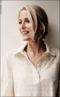 Gillian Anderson HwIm6tbq_o