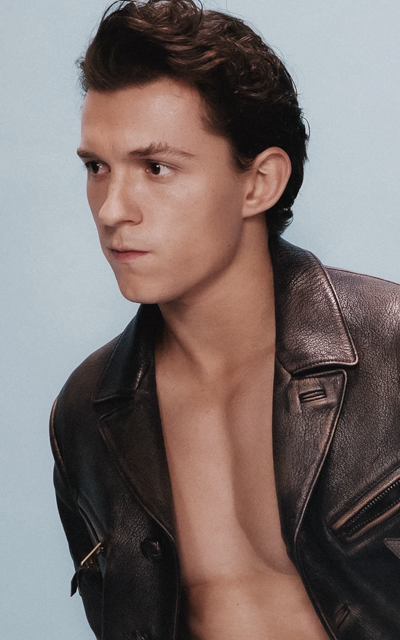 Tom Holland 0jnFKfJG_o