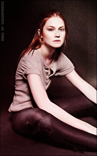 Bonnie Wright 3nZY5Bwh_o