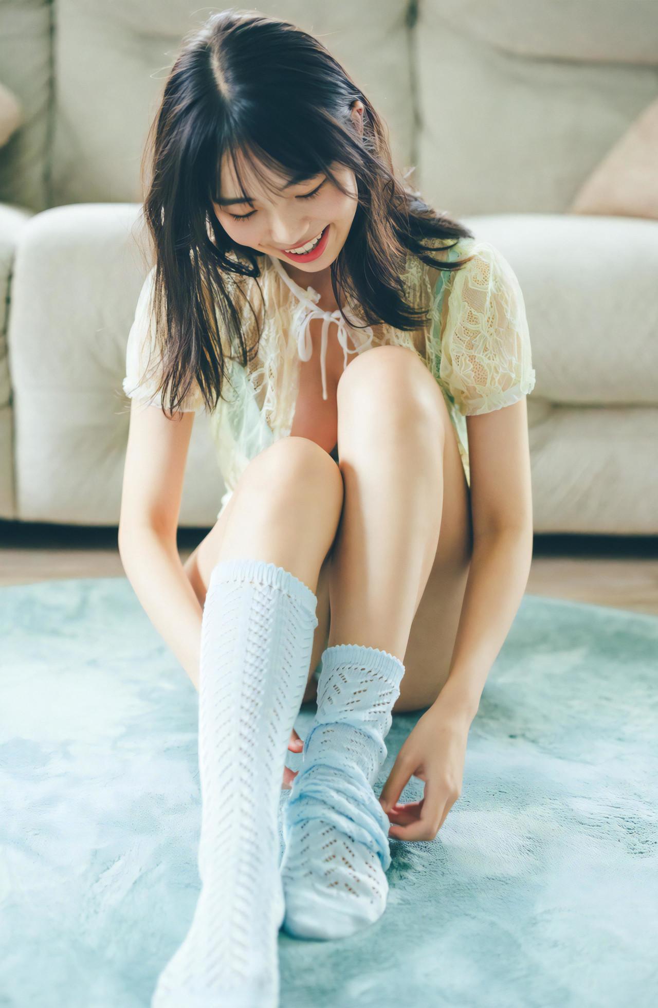 Hina Kikuchi 菊地姫奈, デジタル写真集 「moment」 Set.06(19)