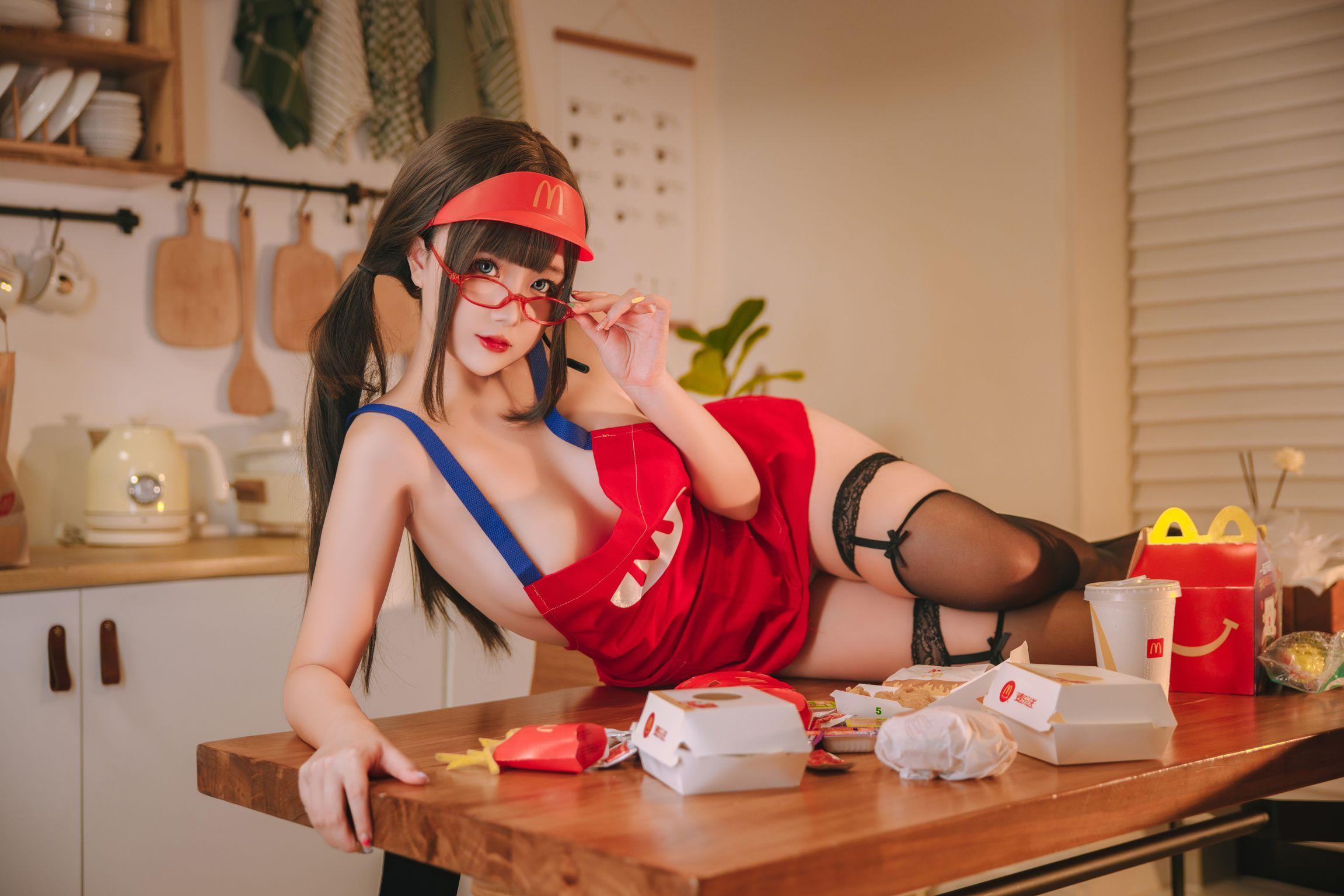 Coser@日奈娇: 麦乐送 (143 photos )(98)