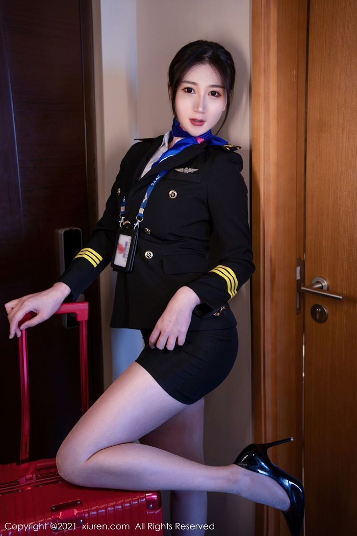 秀人网空乘小姐姐顾乔楠制服机长肥美香甜(11)