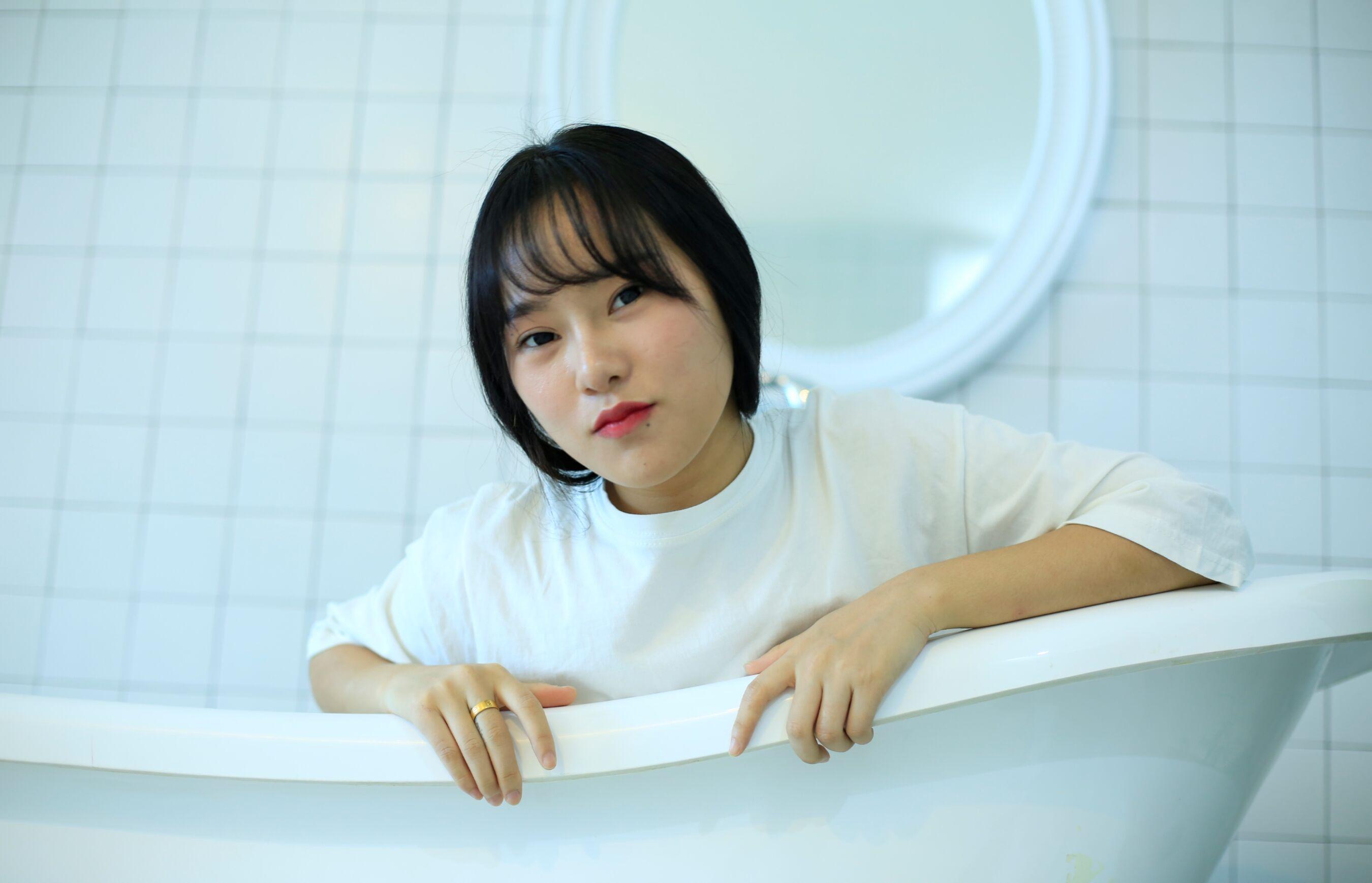 国模套图 素人私房流出(642)
