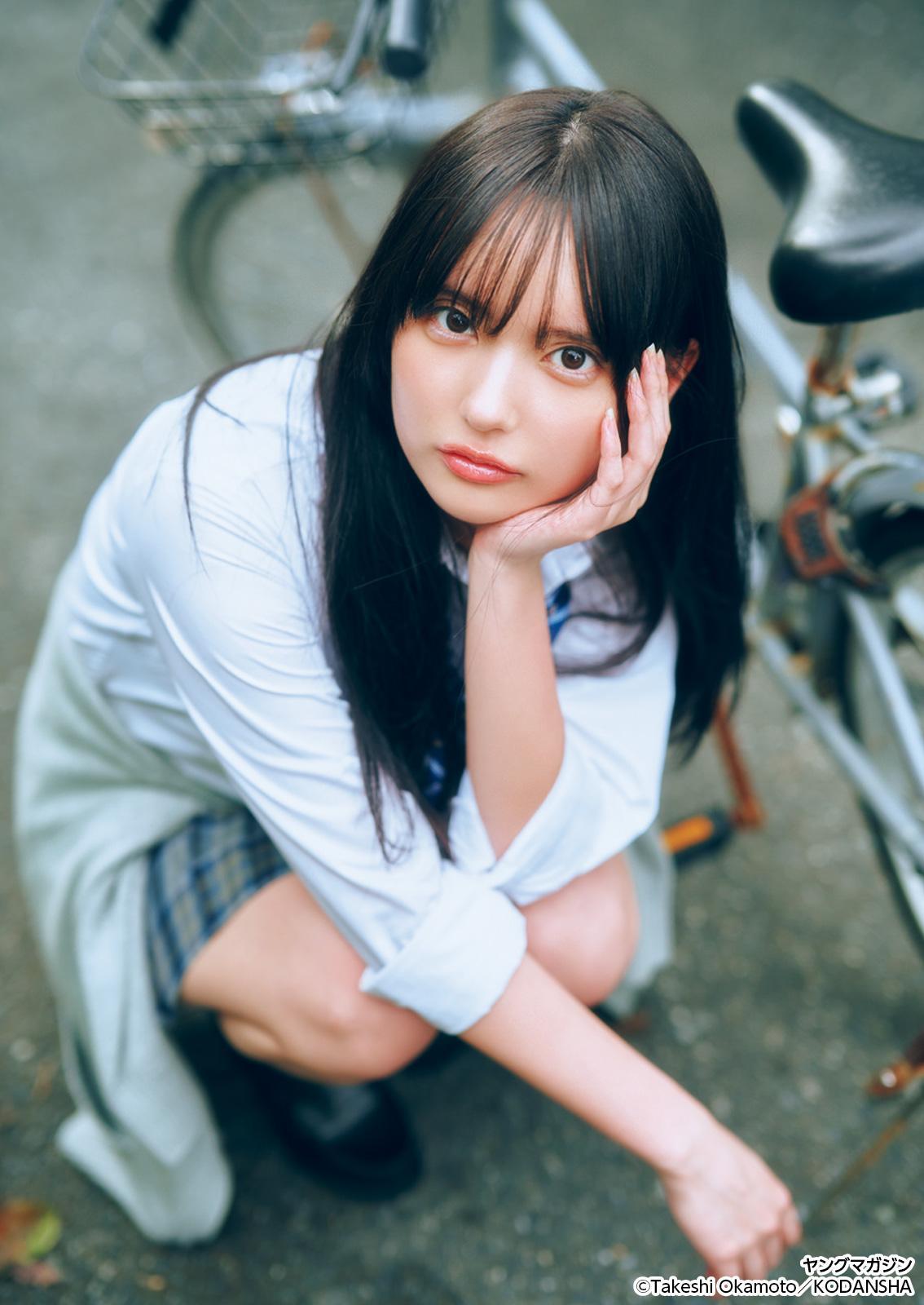 Hinaka Shirahama 白濱ひなか, Young Magazine 2024 No.49 (ヤングマガジン 2024年49号)(5)