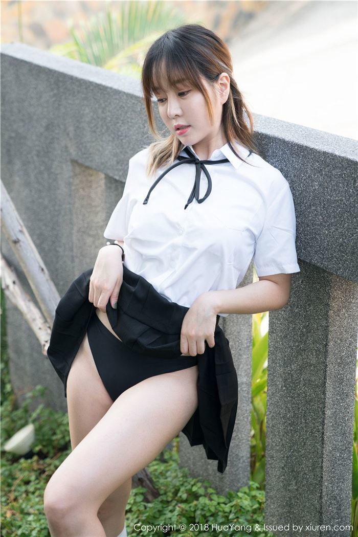 花漾销魂美女制服短裙诱惑让人流鼻血(24)