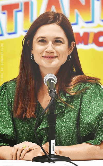 Bonnie Wright SAYXwxQd_o